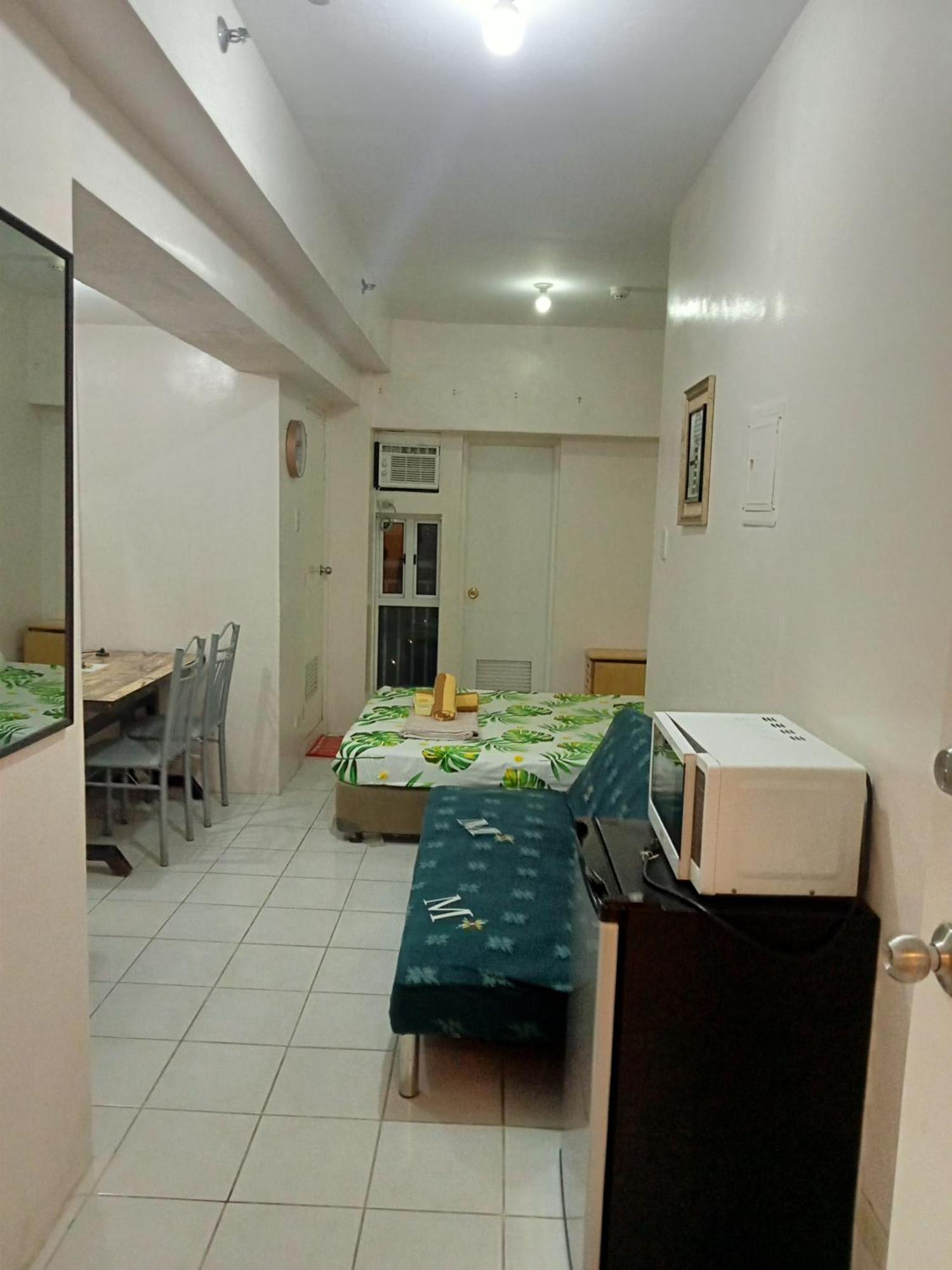 Cityland Tagaytay Taal Lake View City View Free Pool Parking Studios With Balcony Are City View Tagaytay City Room photo