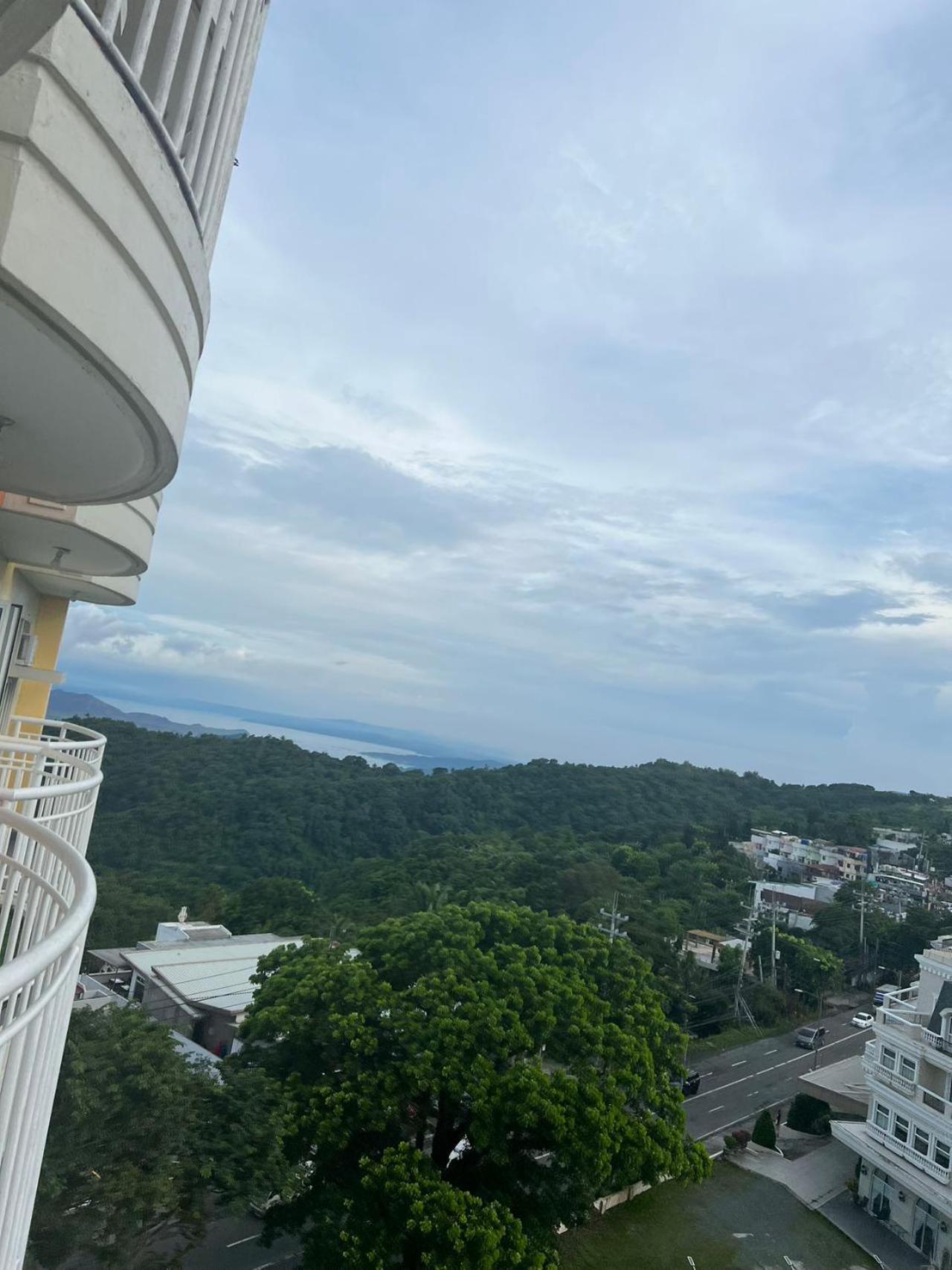 Cityland Tagaytay Taal Lake View City View Free Pool Parking Studios With Balcony Are City View Tagaytay City Exterior photo